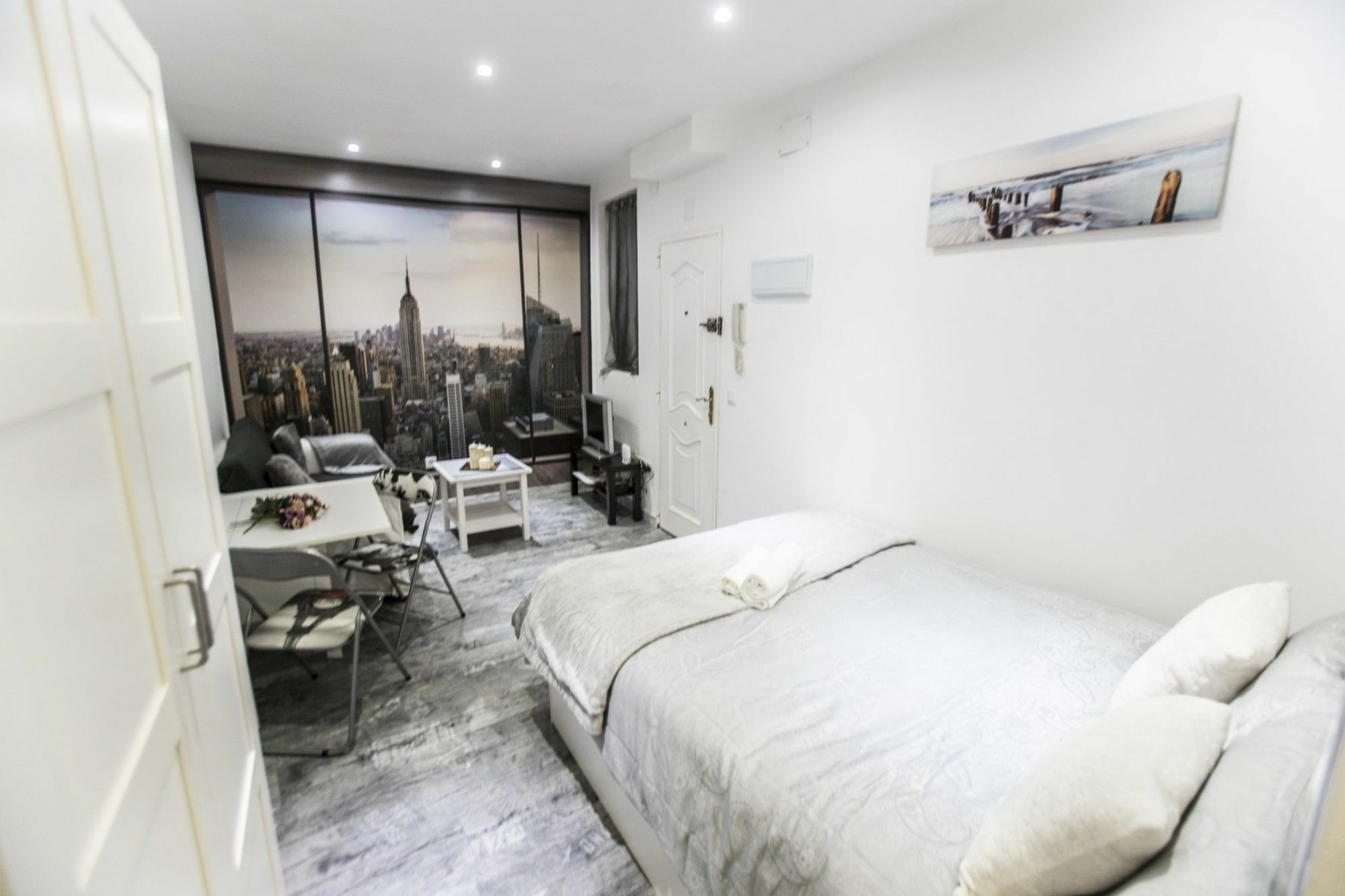Forever Young Apartments Mediodia มาดริด ภายนอก รูปภาพ